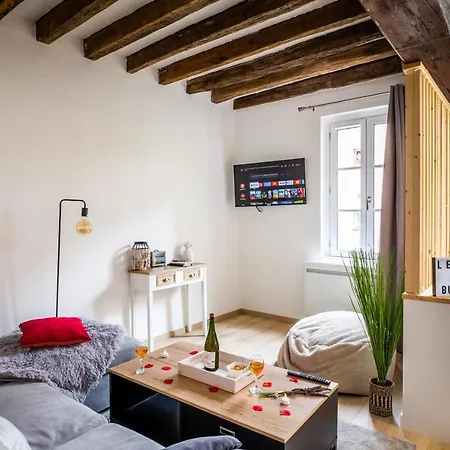 Cocon A Bulles Chic Vue Cathedrale Avec Spa-Jacuzzi Chartres Exterior photo