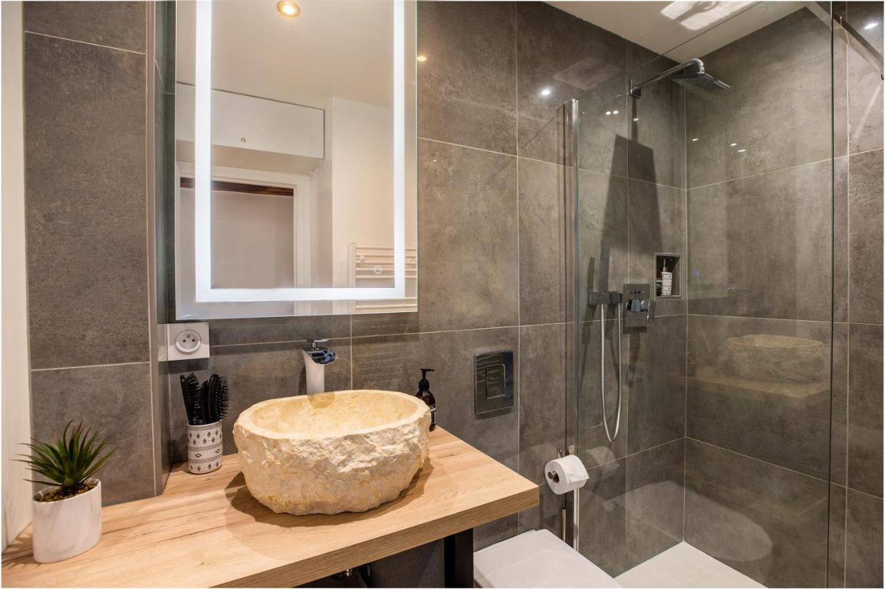 Cocon A Bulles Chic Vue Cathedrale Avec Spa-jacuzzi Chartres